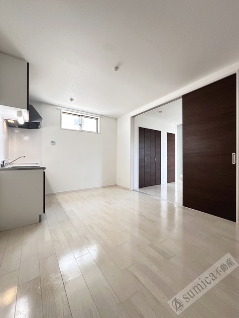 居室・リビング　ホワイトベースで明るい内装♪