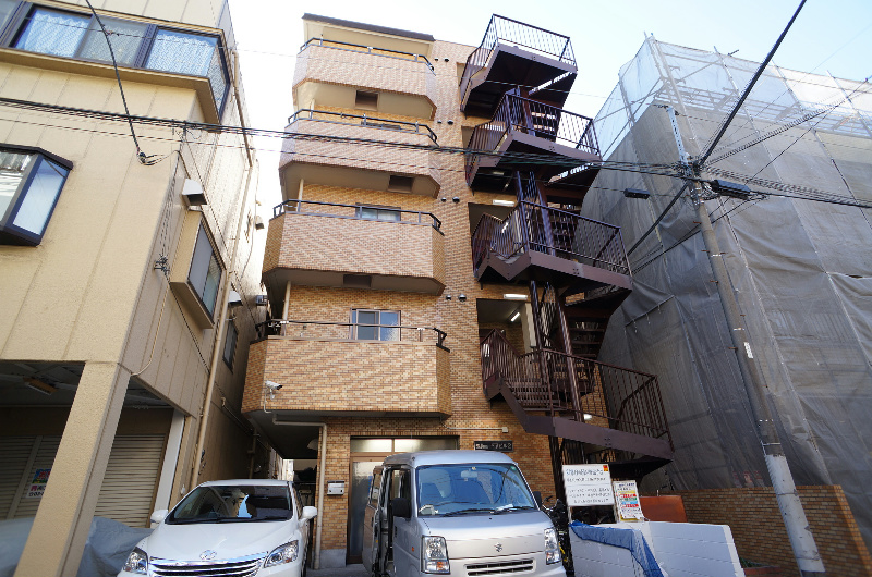 建物外観　閑静な住宅街です♪北道路から♪