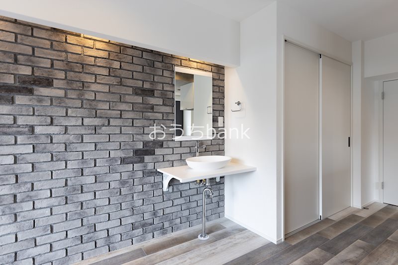 洗面設備　室内には洗面台があります。