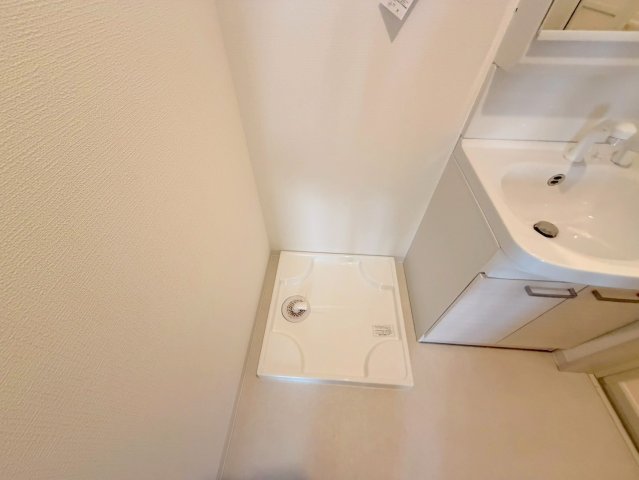 その他設備　嬉しい室内洗濯機置場。これで洗濯機も長持ちしますね。