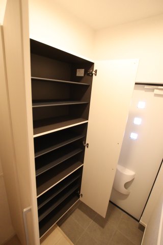 収納　シューズボックス