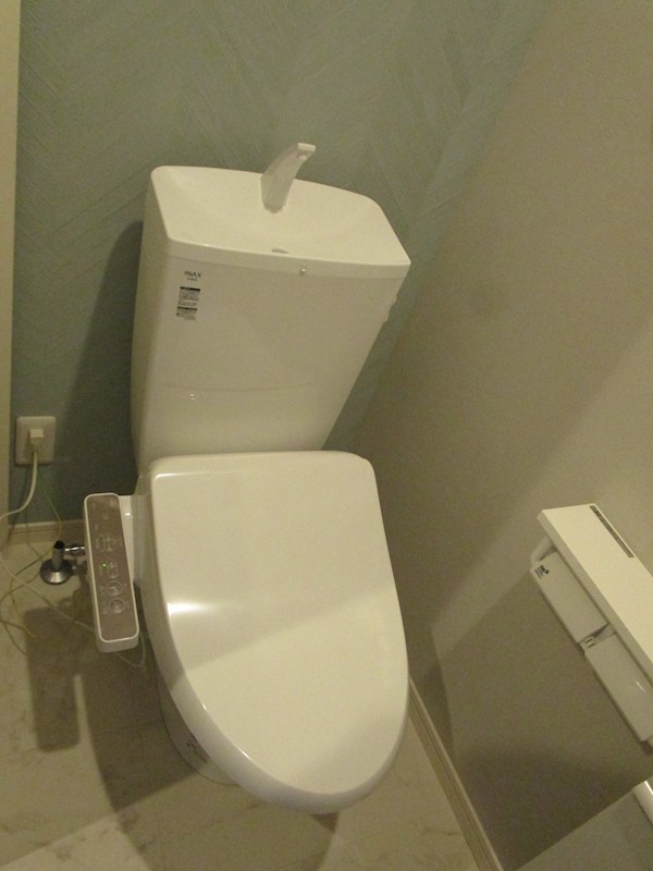 トイレ　※別部屋参考画像