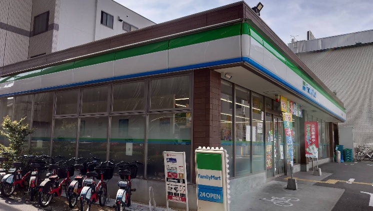 コンビニ　ファミリーマート 東中浜六丁目店（コンビニ）まで555m
