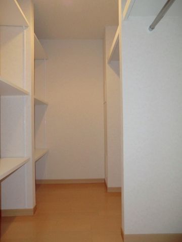 収納　大型ウォークインＣＬ