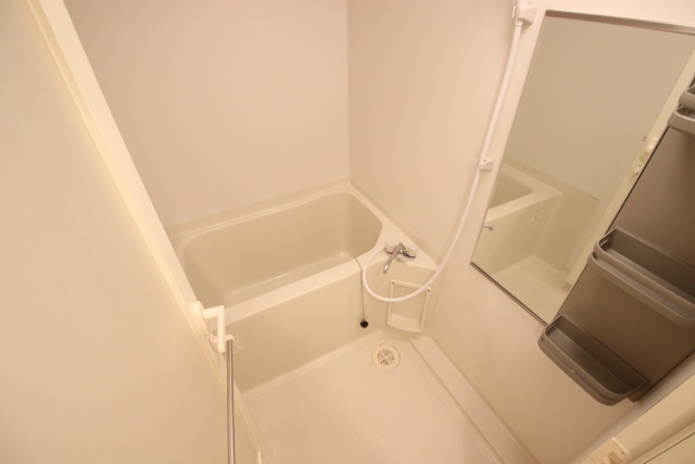 バス・シャワールーム　※別室の参考写真の為、現況優先です。