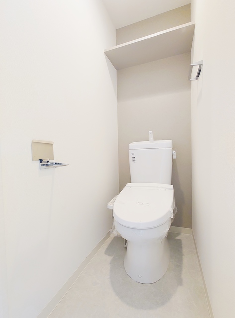 トイレ　暖房便座付きシャワートイレ