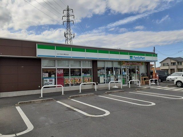 コンビニ　ファミリーマート津田北店（コンビニ）まで340m