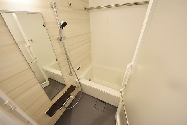 バス・シャワールーム　バス