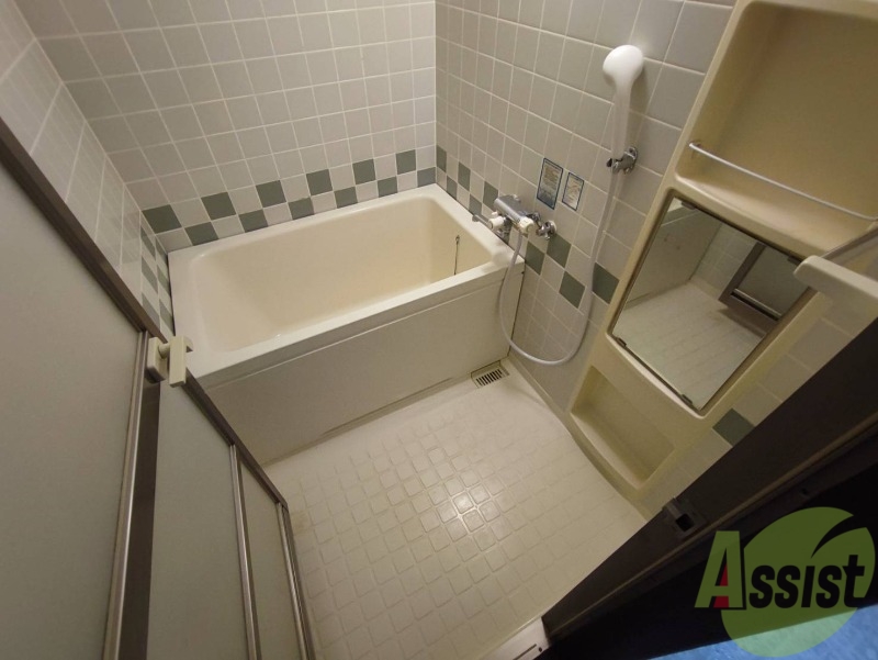 バス・シャワールーム　お風呂です。ゆっくりお風呂につかるのも体に良いですね～