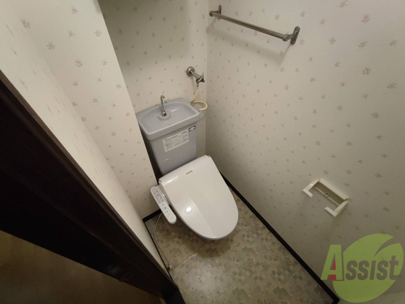 トイレ　ウォシュレット機能がついたトイレ。安心して使用できますね。