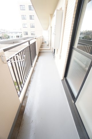 バルコニー　※同タイプの写真です。