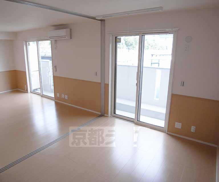 居室・リビング　開放感のある広いお部屋です。