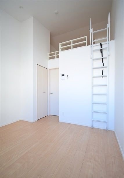 居室・リビング　開放感のあるゆったりとしたお部屋です♪