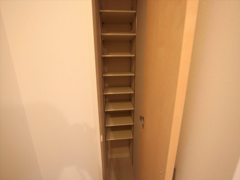 玄関　玄関　シューズボックス付