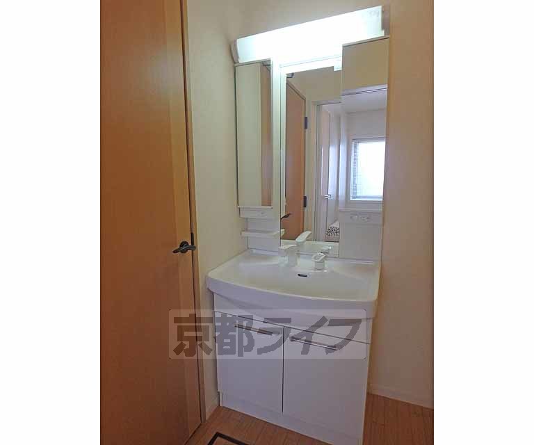 洗面設備　シャワードレッサーです。