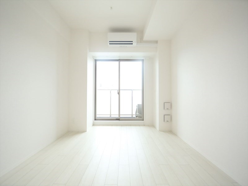 バルコニー　洋室7.3帖　エアコン完備　バルコニー