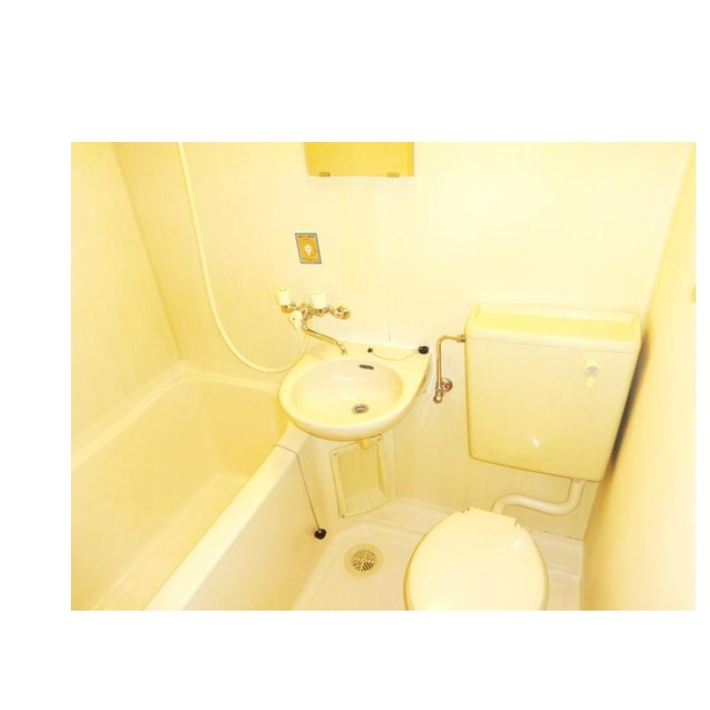 バス・シャワールーム　ユニットバスですがその分賃料は安くなってます☆