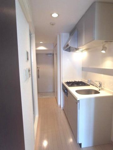 玄関　別タイプのお部屋です