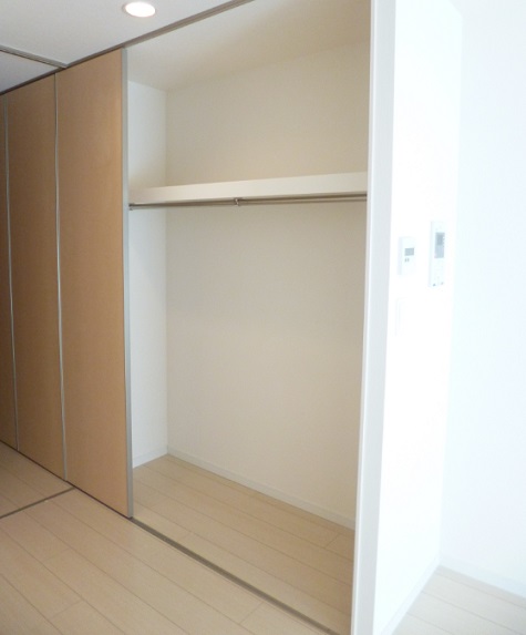 収納　横幅・奥行ともに申し分のない広さです(^^)/