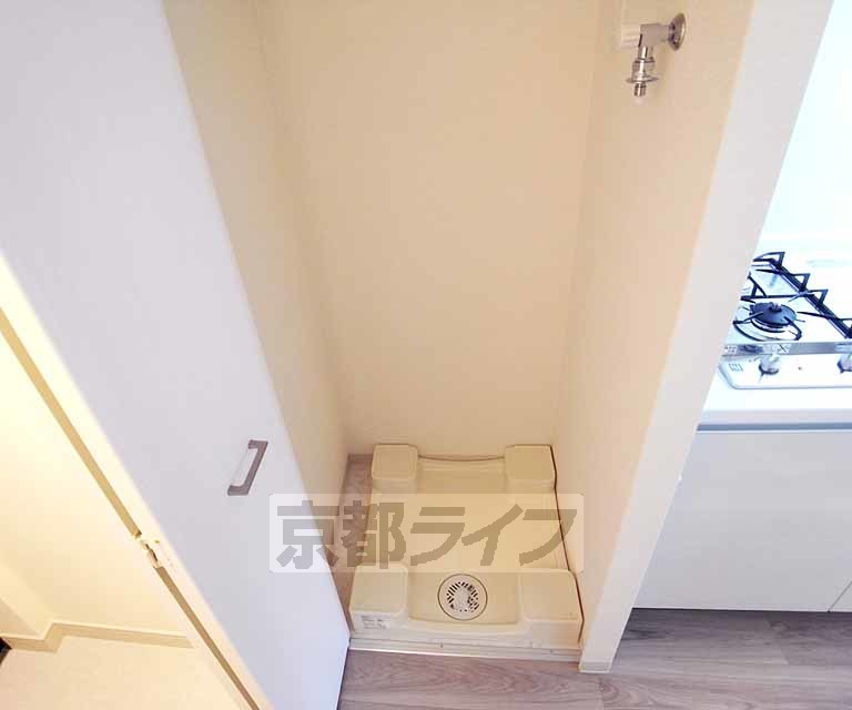 その他設備　室内洗濯機置場、扉付です