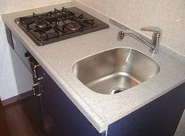 キッチン　別部屋の写真を使用しております。