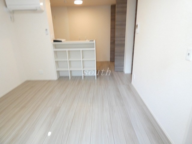 居室・リビング　洗練された清潔感漂う清楚な仕上がり