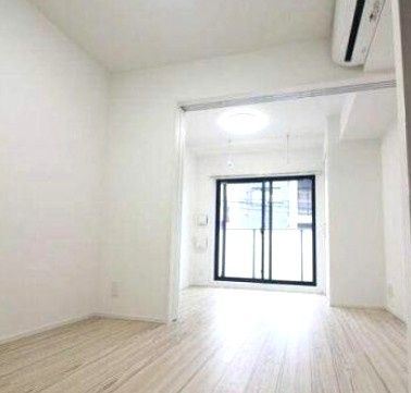 居室・リビング　☆明るい居間☆