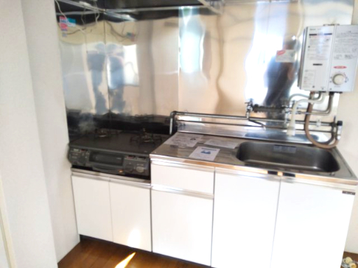 キッチン　※写真は別室です