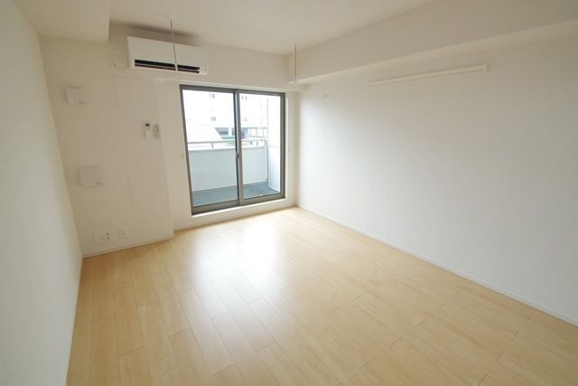 居室・リビング　★8.9帖の洋室★