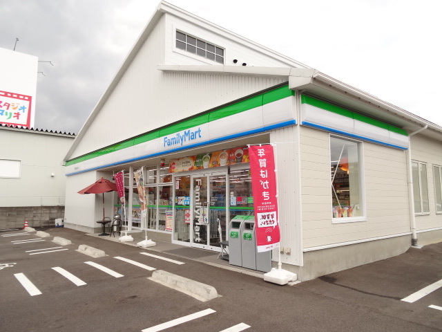 コンビニ　ファミリーマート新潟堀之内店（コンビニ）まで386m