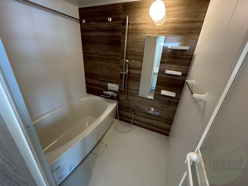 バス・シャワールーム　ユニットバスです。疲れを癒すのに欠かせませんね！