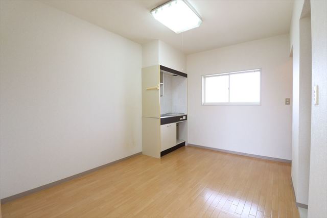 居室・リビング　２０６号室