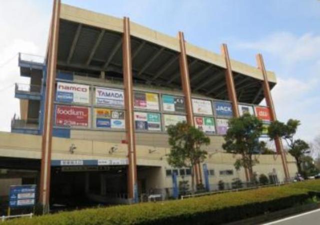 スーパー　foodium多摩センター（スーパー）まで999m