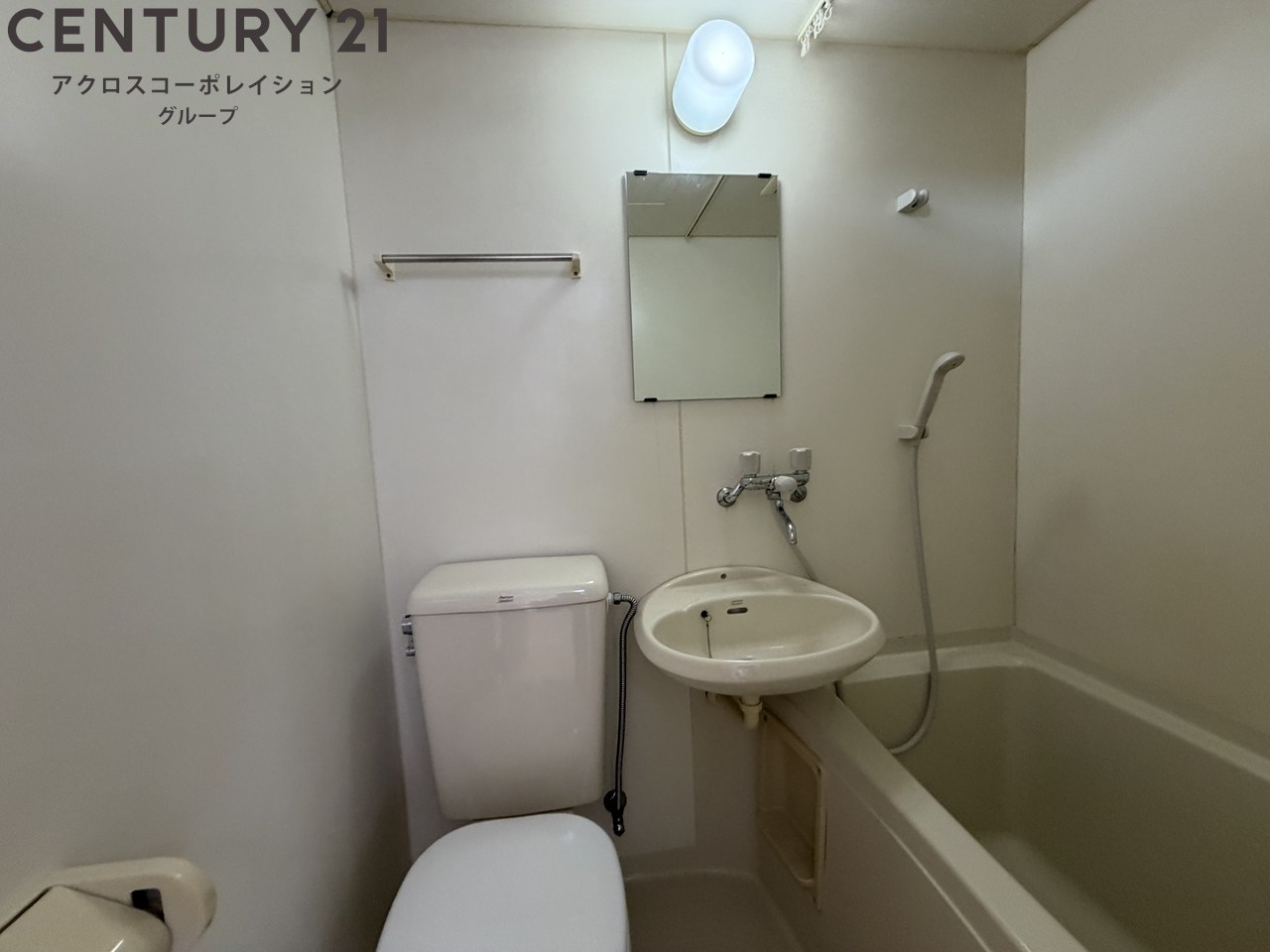 洗面設備　鏡有