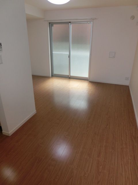 居室・リビング　広々とした居室