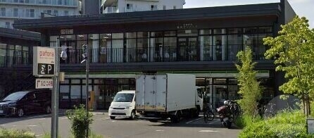 コンビニ　ファミリーマートグローバルビレッジ津雲台店（コンビニ）まで148m