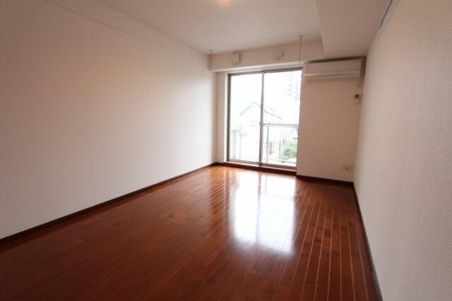 居室・リビング　居間です