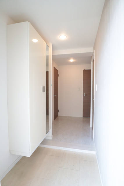 エントランス　エレベーターあり。