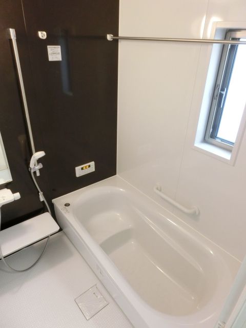 バス・シャワールーム　広々とした1坪風呂です