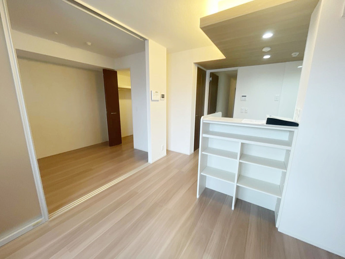 居室・リビング　☆明るい居間☆