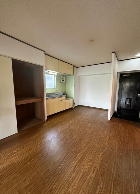 居室・リビング　※２０３号室の写真になります。