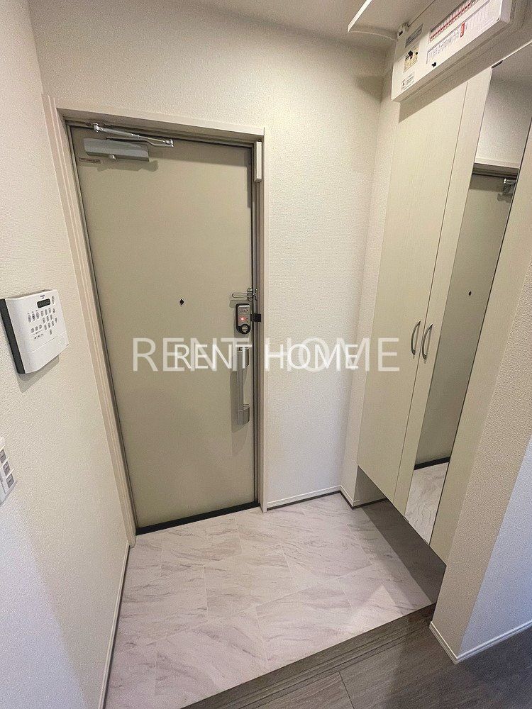 玄関　同仕様タイプの写真です。