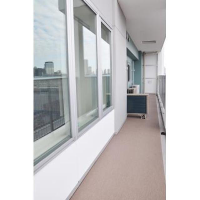 バルコニー　陽当たり良好なバルコニーです