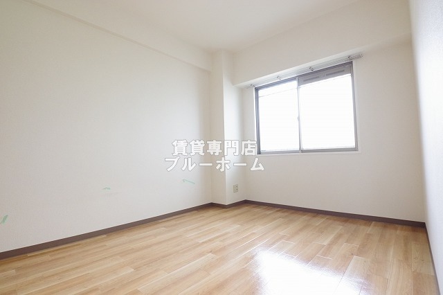 その他部屋・スペース　5.5帖の明るい洋室！