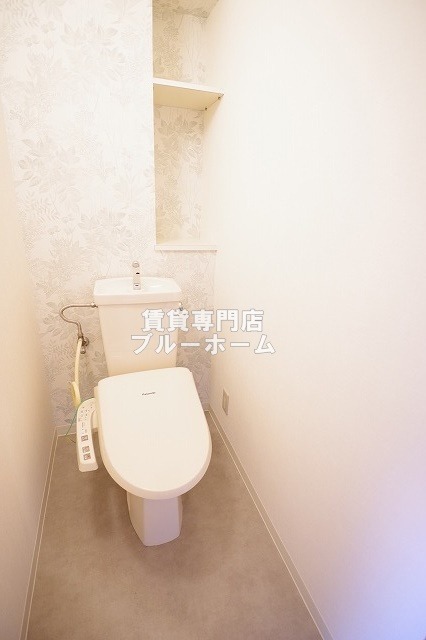 トイレ　温水洗浄付き便座！