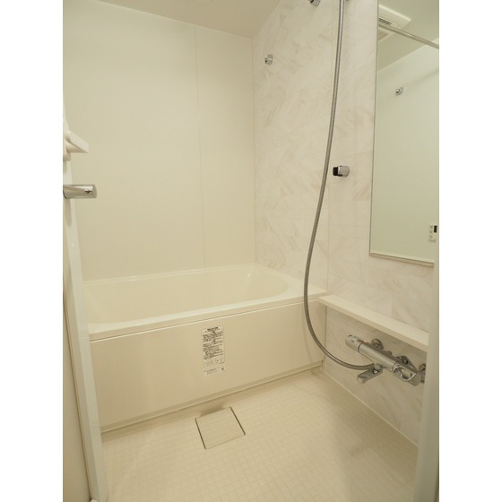 バス・シャワールーム　追い焚き機能付き