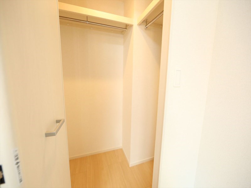 玄関　ウォークインクローゼット（収納充実してます）