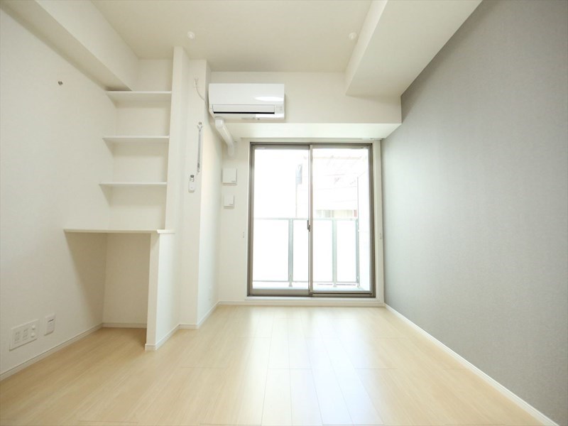 バルコニー　洋室7.1帖　エアコン完備　バルコニー