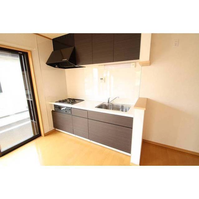 キッチン　３口ガスコンロ・グリル付