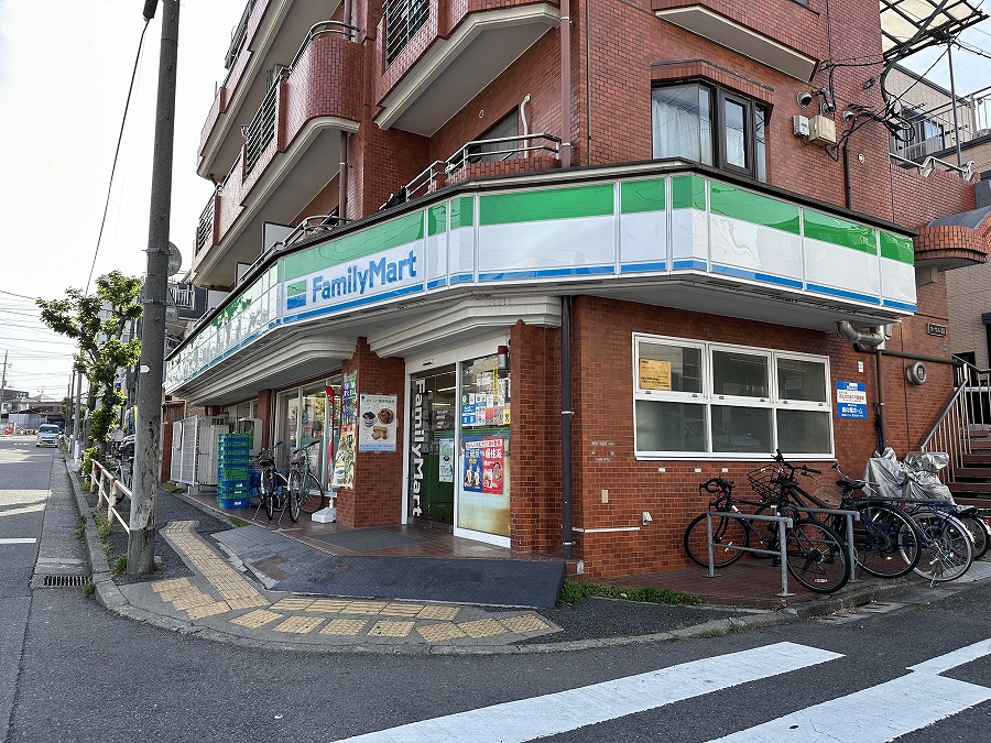 コンビニ　ファミリーマート 板橋四葉店（コンビニ）まで596m
